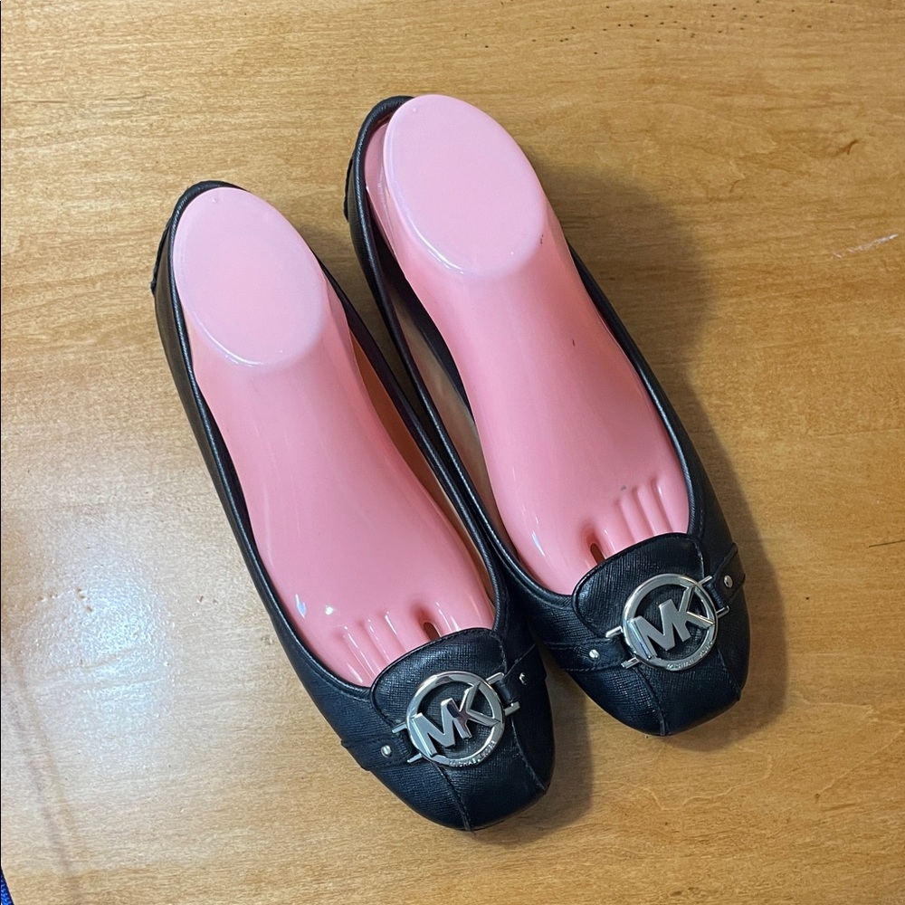 Michael Kors Black Leather MK Logo Ballet Flats. Size 10